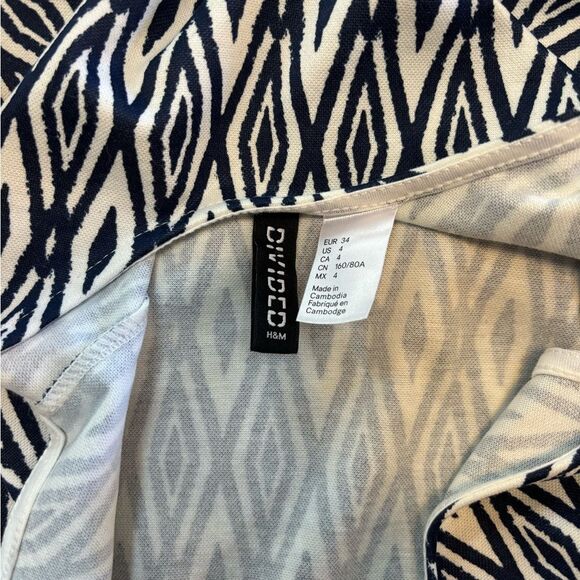 Divided H&M blue and white chevron tribal print fit and flare dress size 4 - Picture 4 of 7